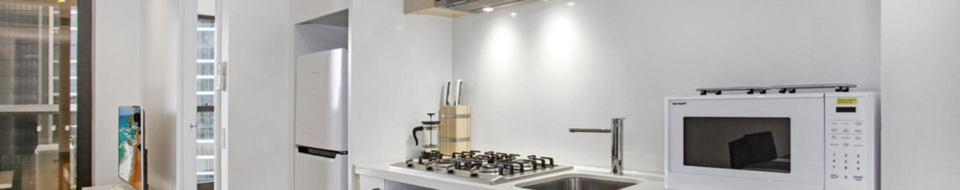 Southbank Power 2 bed corporate apartment kitchen